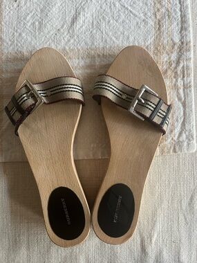 NWOT Burberry Striped Strap Clog Slides